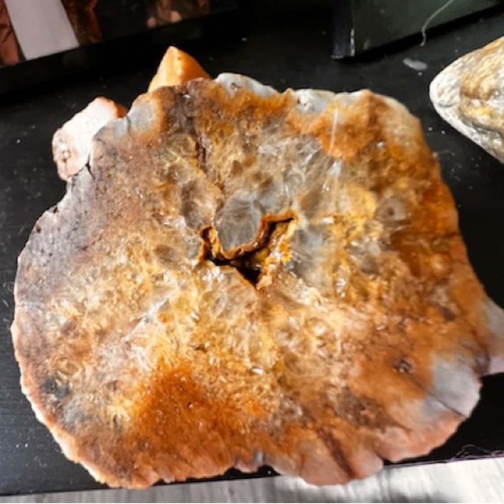 4” KY AGATE GEODE, CUT